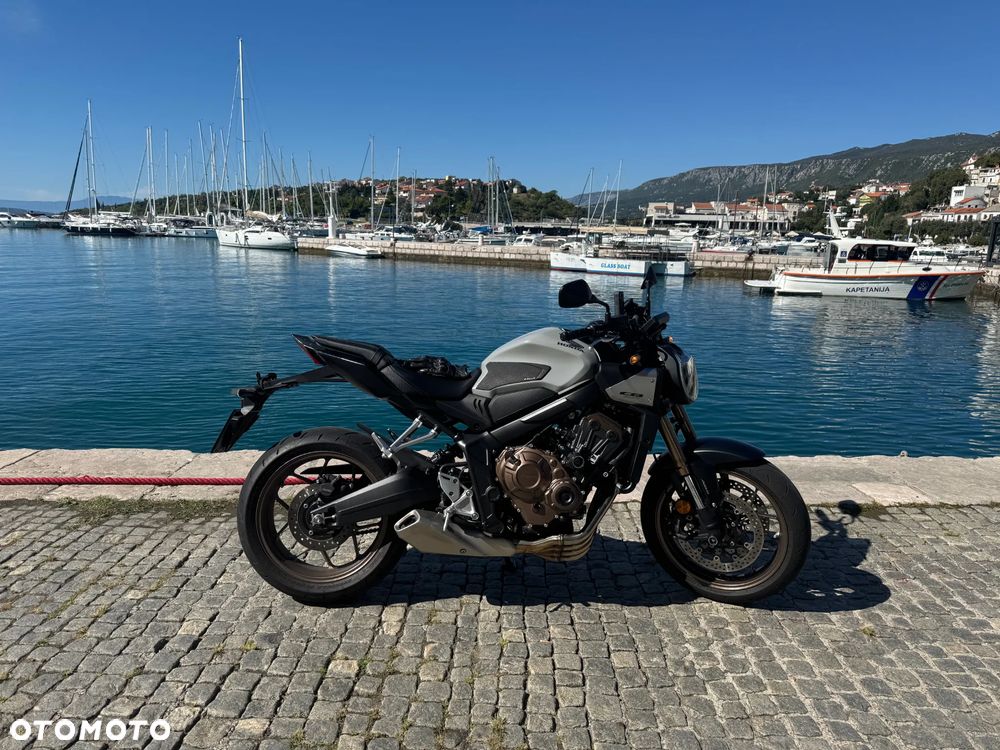 Honda CB - 1