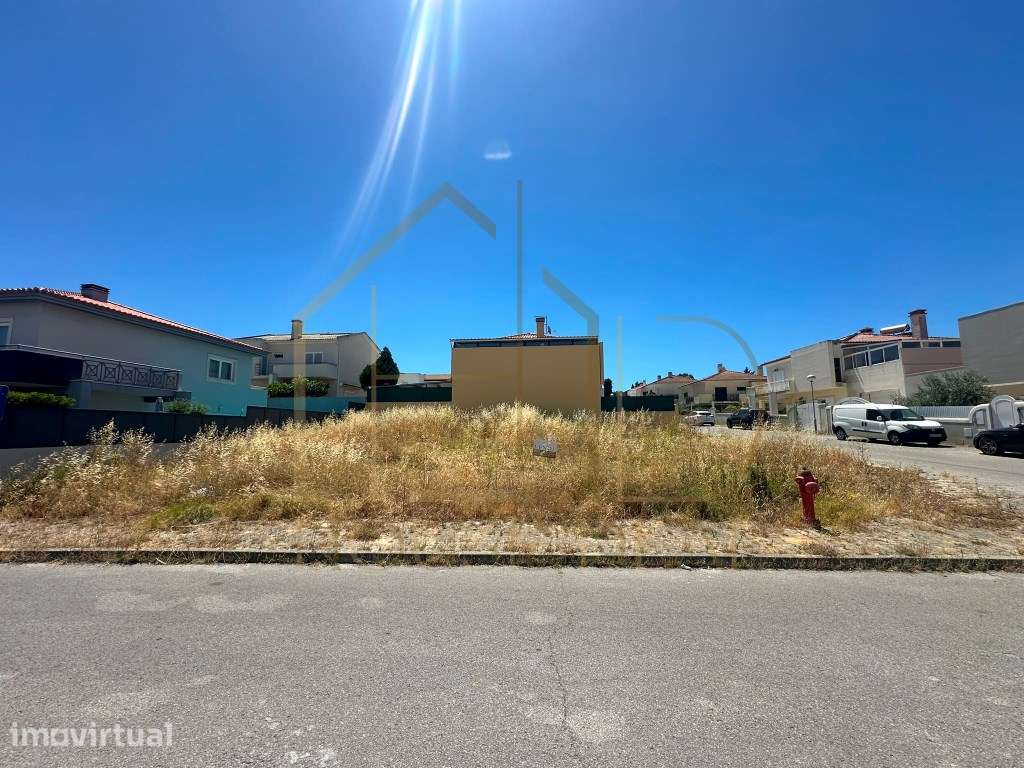 Lote de Terreno com a área de 424m2. Aldeia de Irmãos. Azeitão - Grande imagem: 2/7