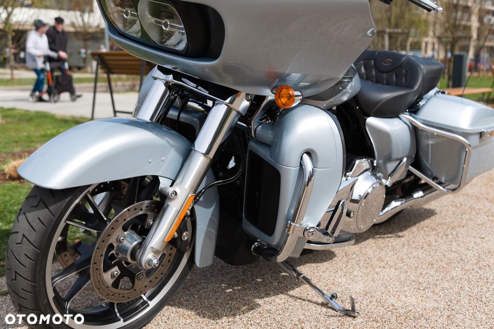Harley-Davidson Touring Road Glide - 15
