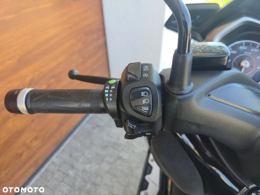 Yamaha X-max - 13