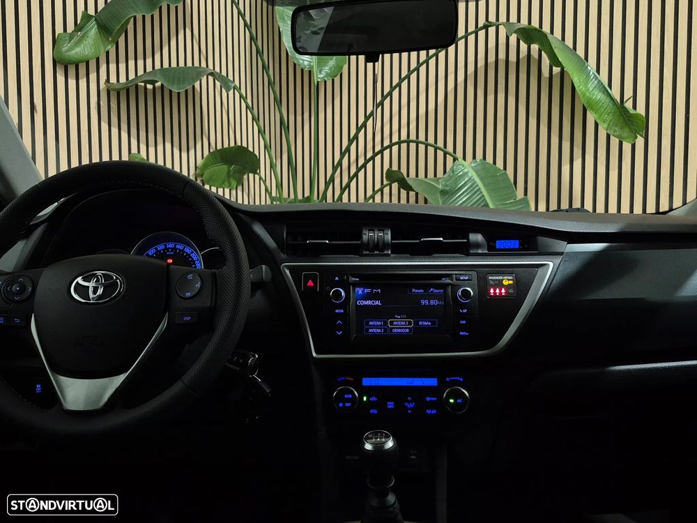 Toyota Auris 1.4 D-4D Comfort+Pack Sport - 9