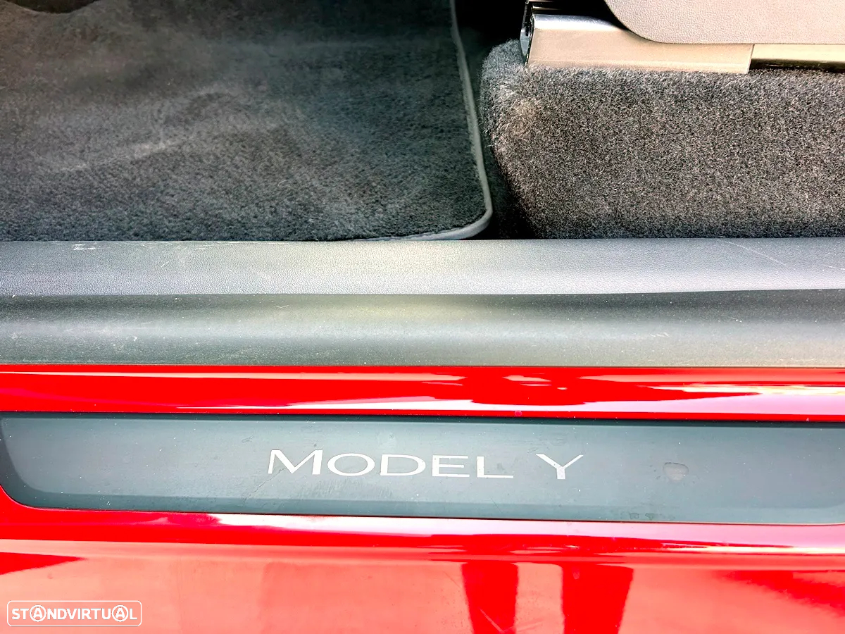 Tesla Model Y Long Range Dual Motor AWD - 19