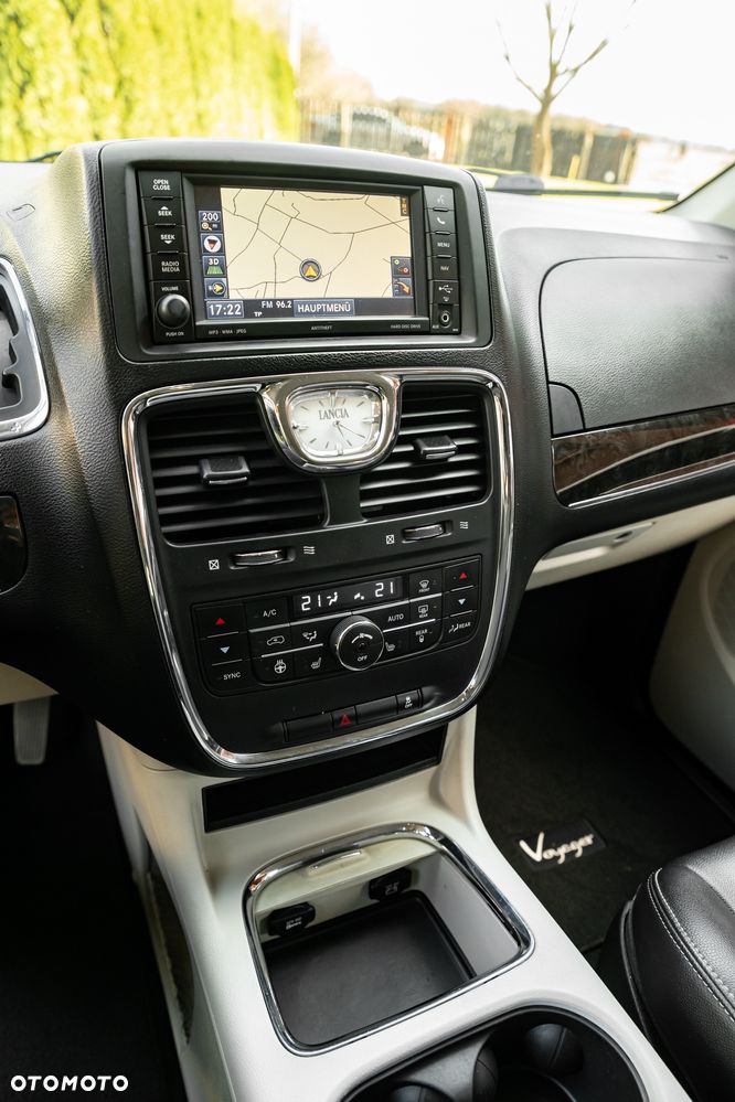 Lancia Voyager 3.6 Platinum - 37