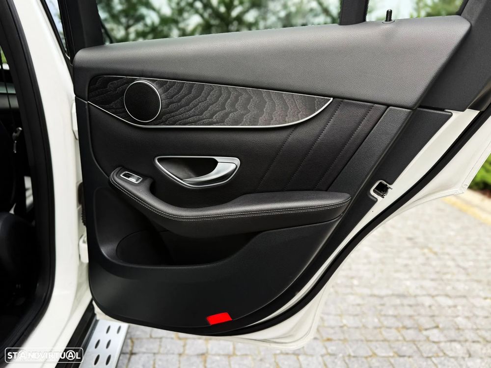 Mercedes-Benz GLC 250 ver-d-coupe-4matic-9g--tronic-amg-line - 27