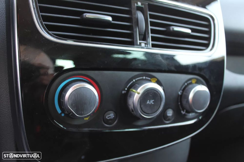 Renault Clio 0.9 TCe Limited - 23