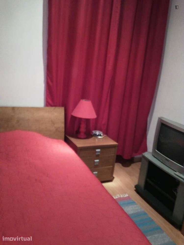 Quarto - localizado em Penha de França Lisbon - Grande imagem: 5/10