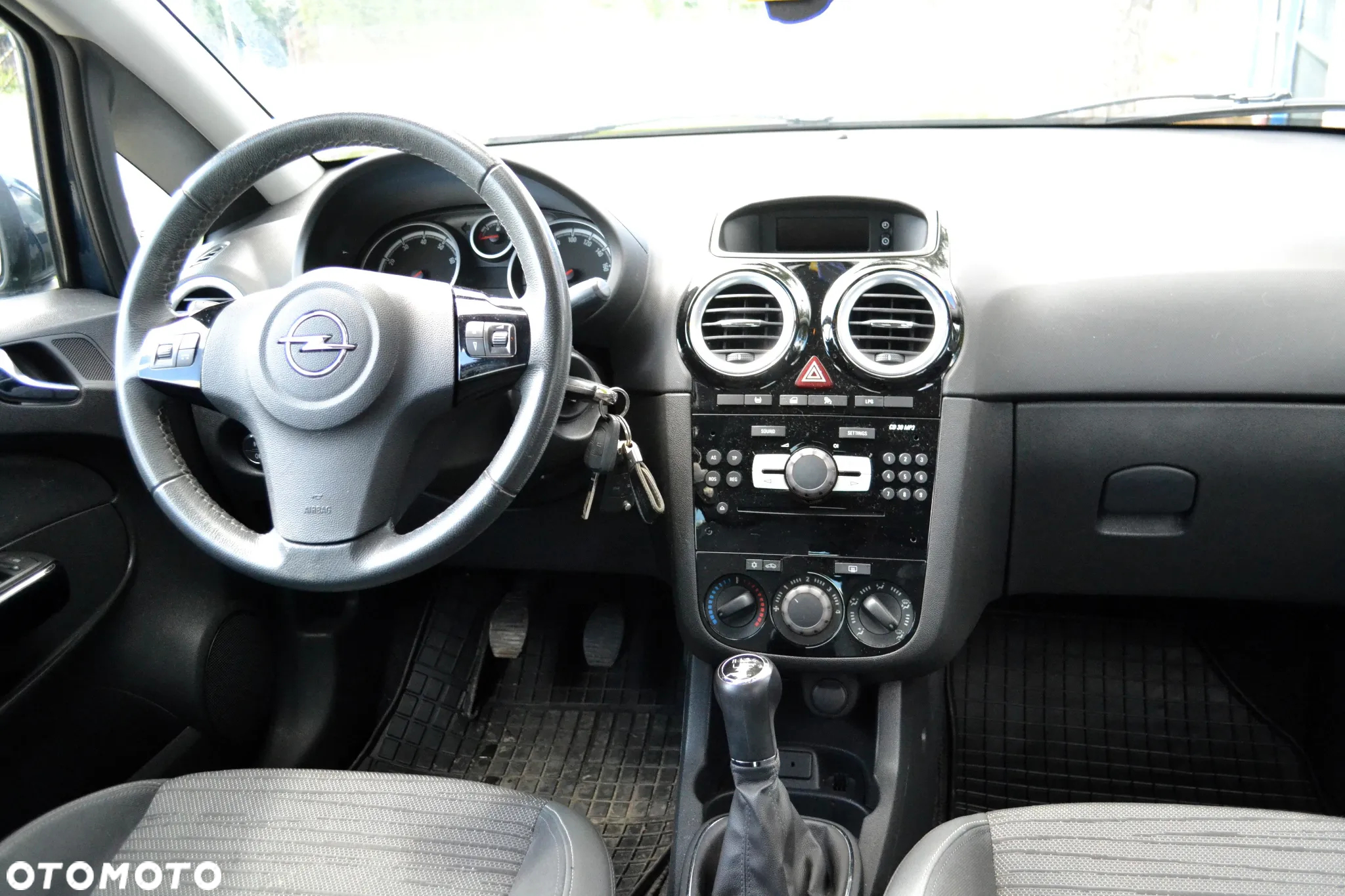 Opel Corsa 1.2 16V Essentia - 7