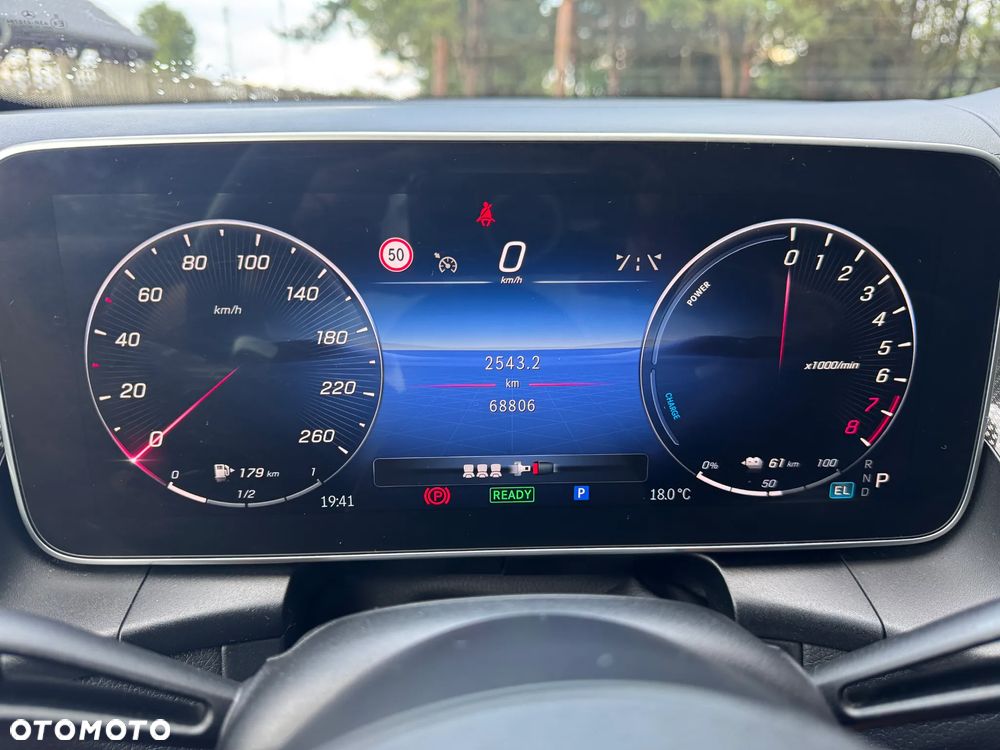 Mercedes-Benz GLC ver-300-e-4--matic-amg-line - 9