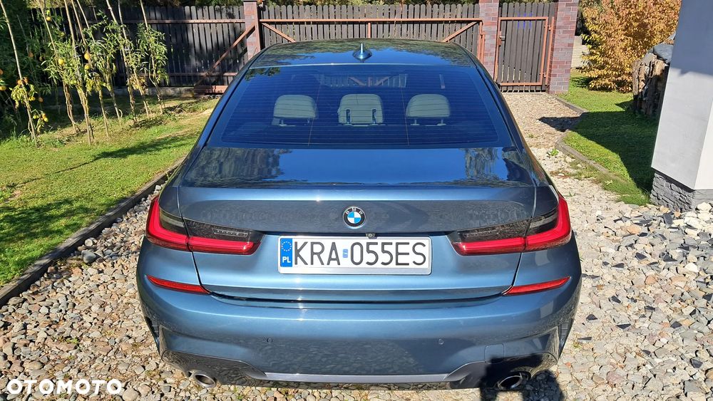 BMW Seria 3 330i M Sport - 5