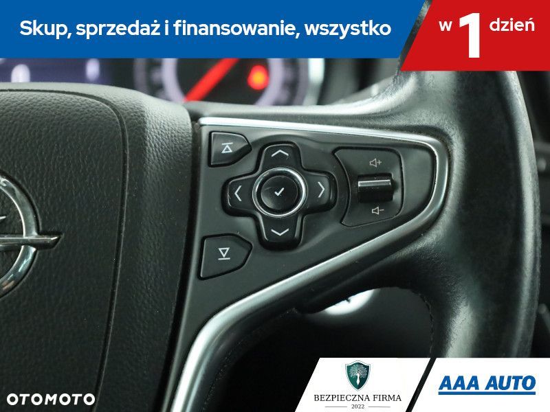Opel Insignia - 17