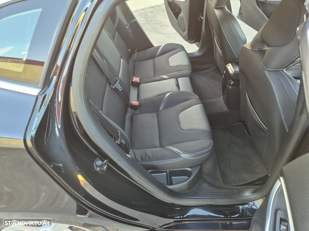 Volvo V40 1.6 D2 Eco Momentum - 35