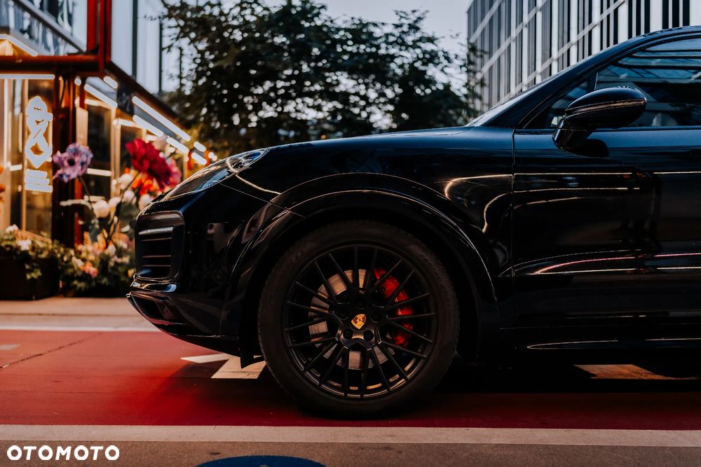 Porsche Cayenne GTS - 23