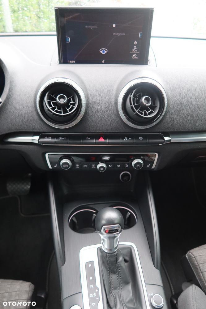 Audi A3 Limousine 1.5 TFSI Sport S tronic - 24