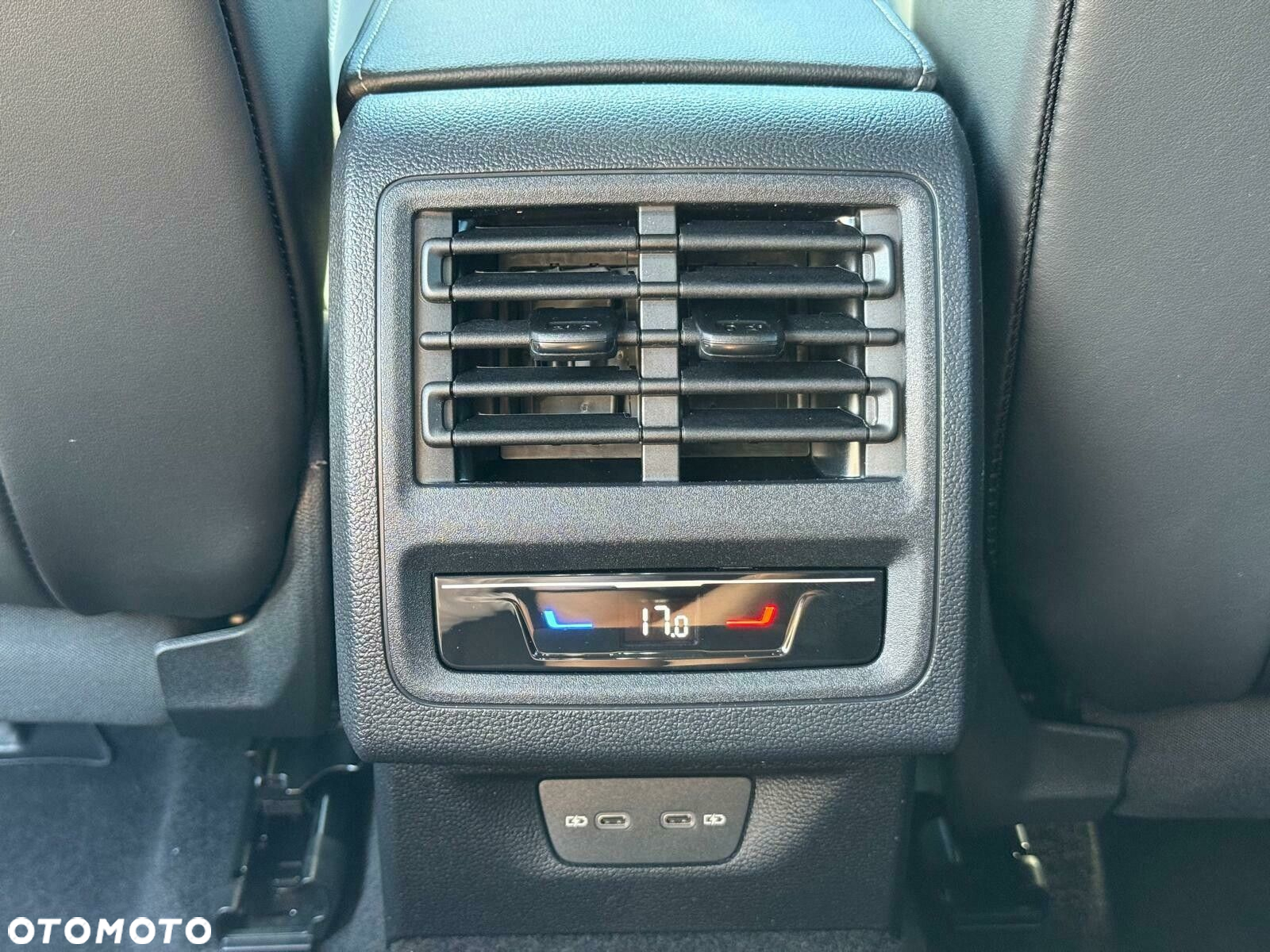 Volkswagen Golf - 34