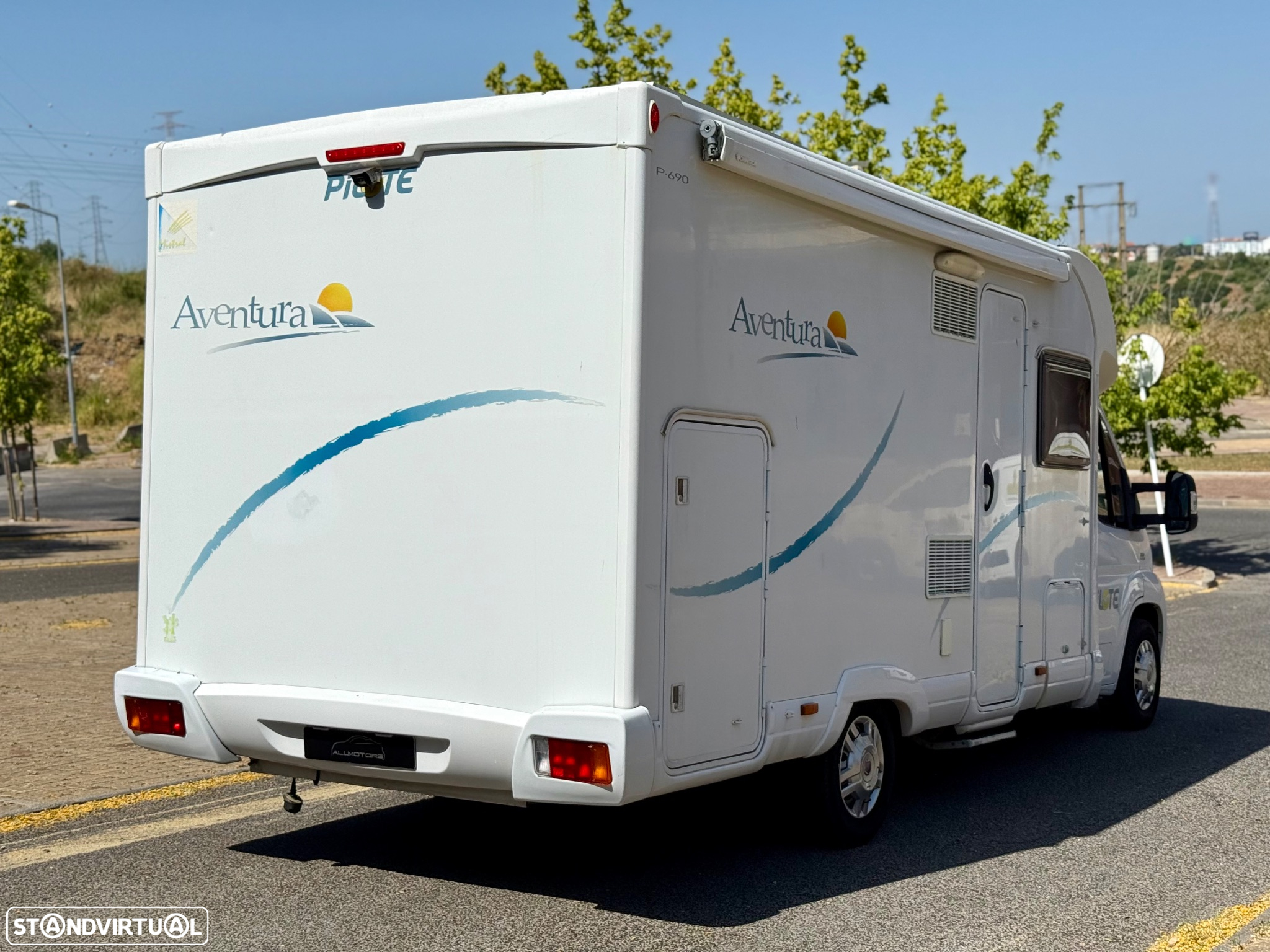 Pilote Aventura P-690 - 26