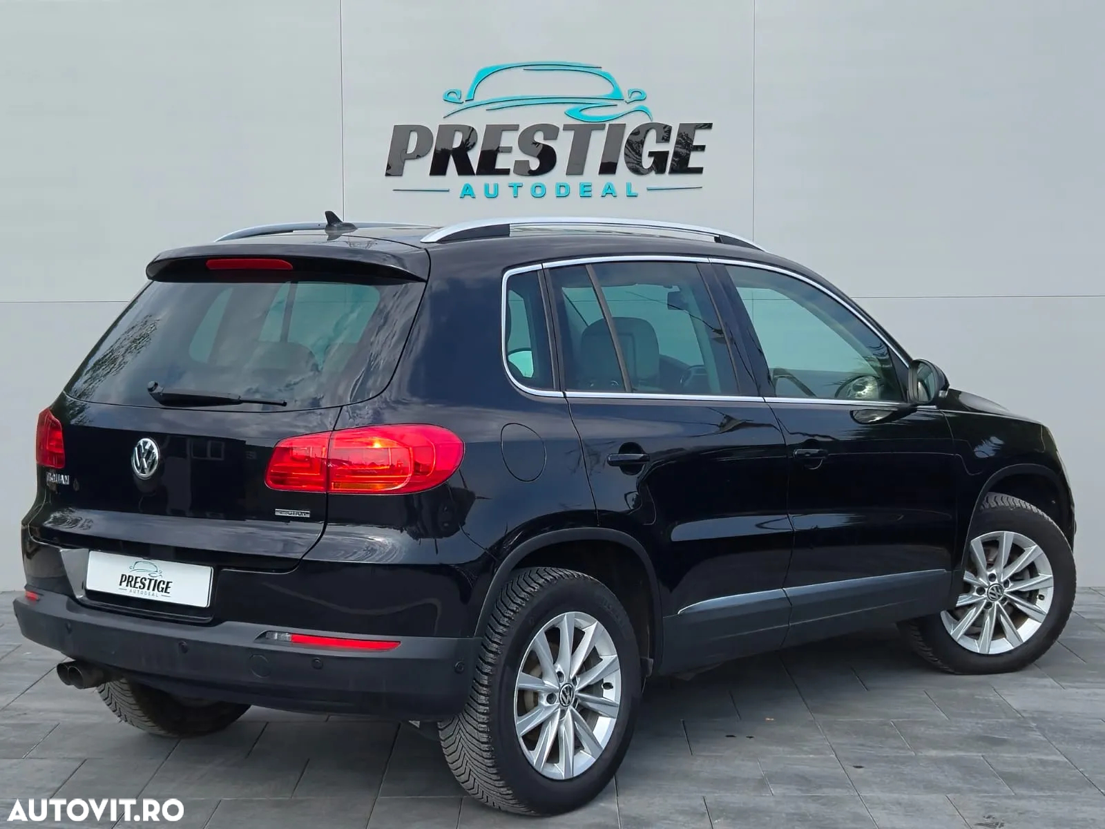 Volkswagen Tiguan 2.0 TDI DPF 4Motion BlueMotion Technology DSG Exclusive - 4