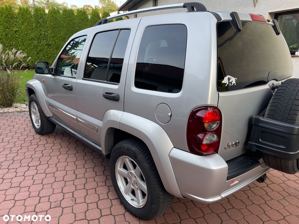 Jeep Cherokee - 4