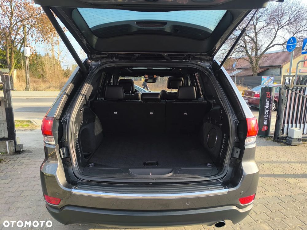 Jeep Grand Cherokee - 30