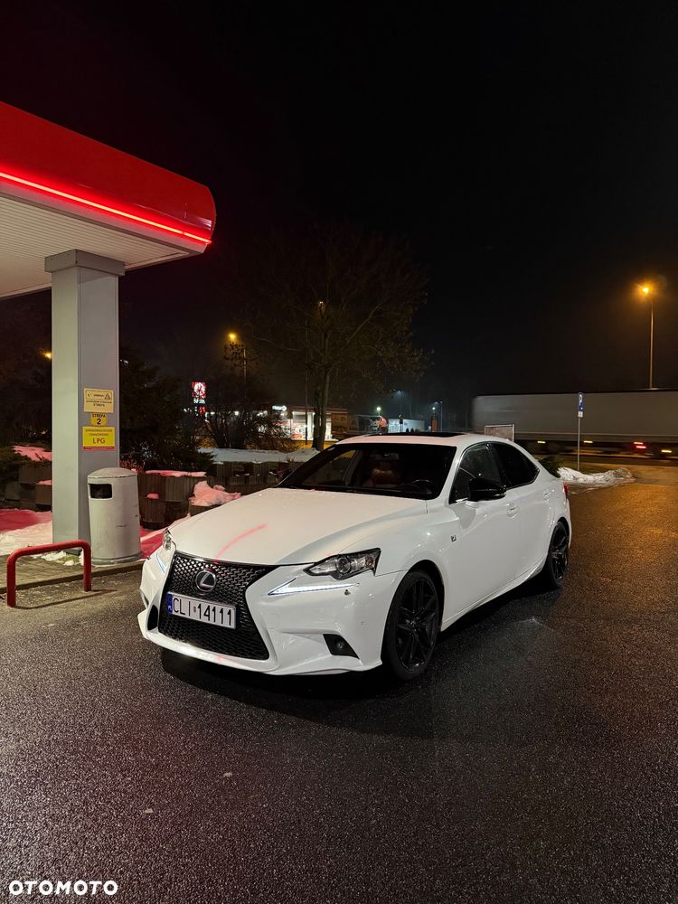 Lexus IS - 13