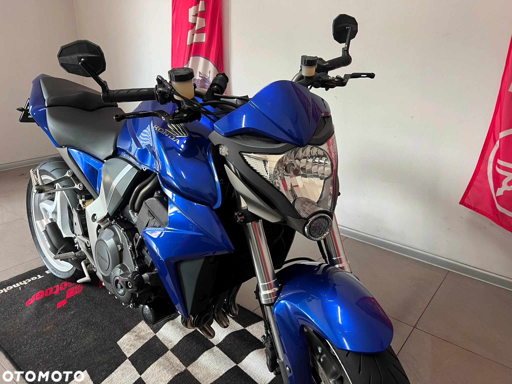 Honda CB - 8