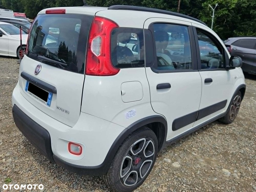 Fiat Panda 1.0 Hybrid City Cross - 4