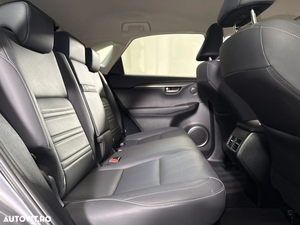 Lexus Seria NX 300h - 13