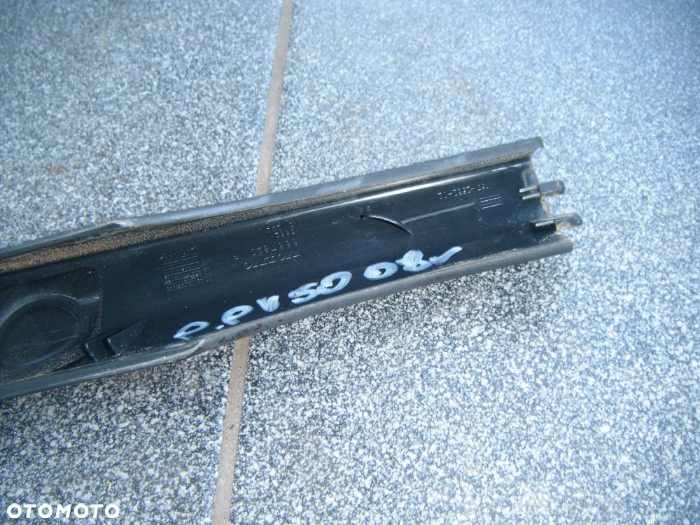 volvo v50 kombi 07r zaślepka relingu prawy przód 8667820 - 2