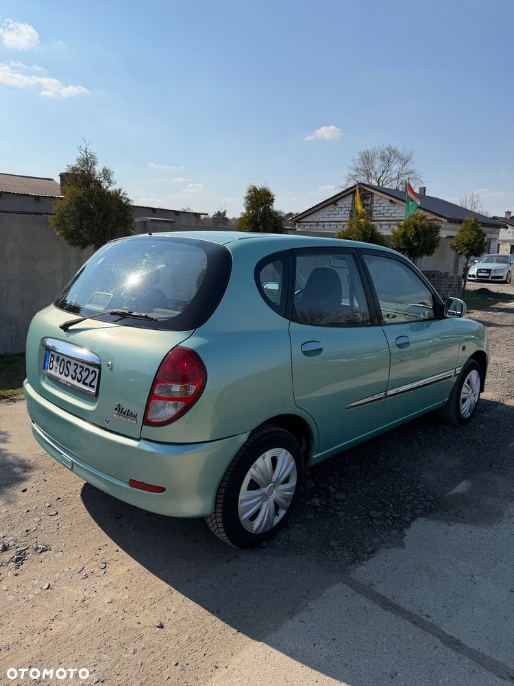 Daihatsu Sirion - 5