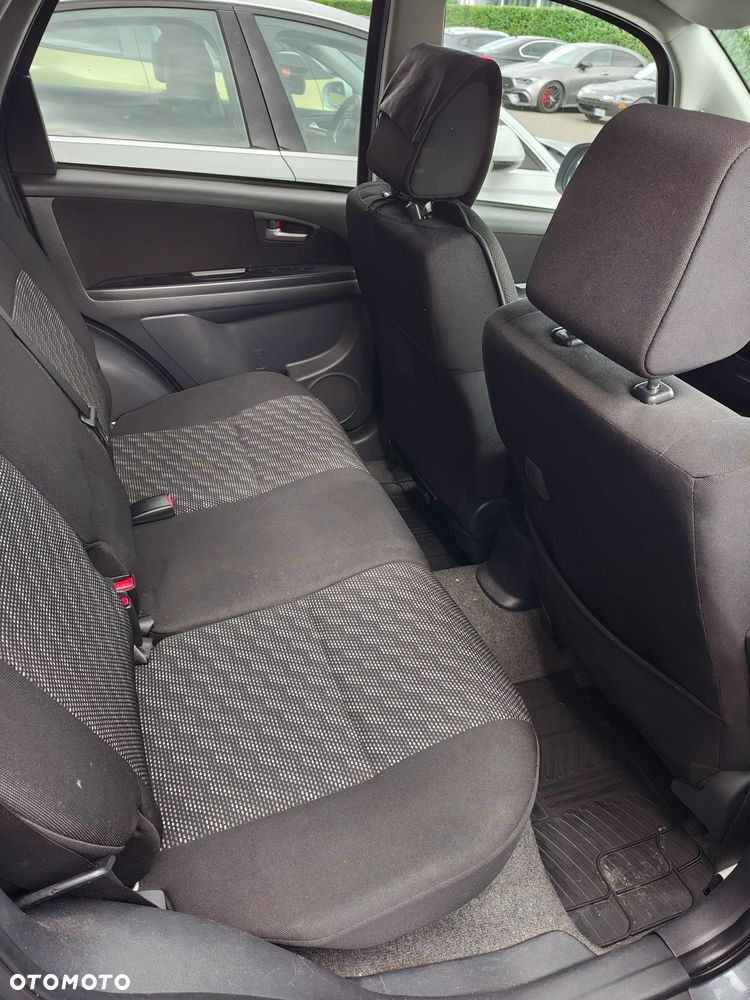 Suzuki SX4 1.6 GLX / Comfort - 10