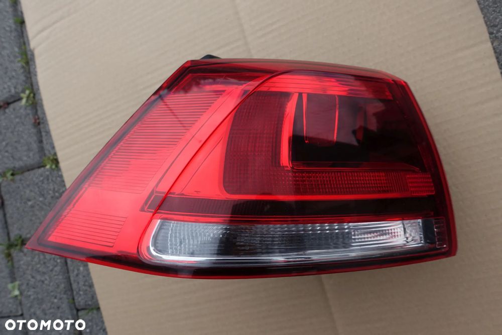 LAMPA LEWY TYŁ GOLF VII PRZED LIFTEM HB 16r. - 1