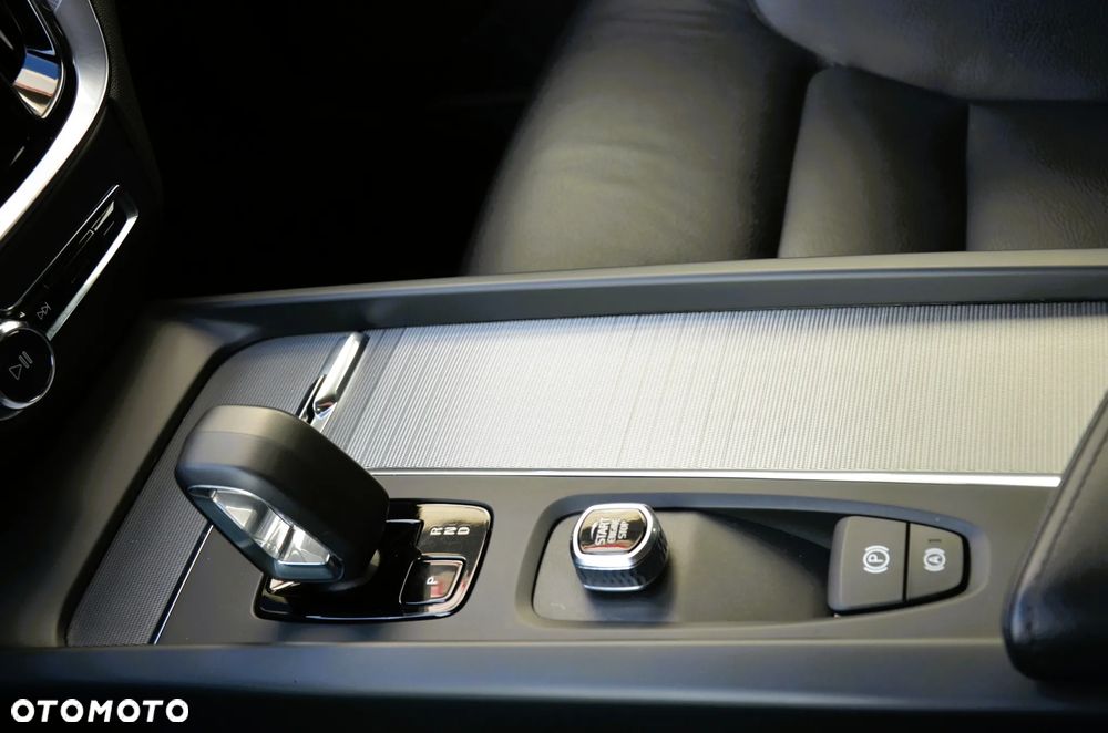 Volvo V60 B4 D Geartronic Momentum Pro - 29