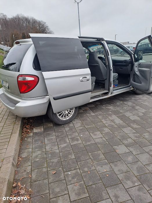 Dodge Caravan - 13