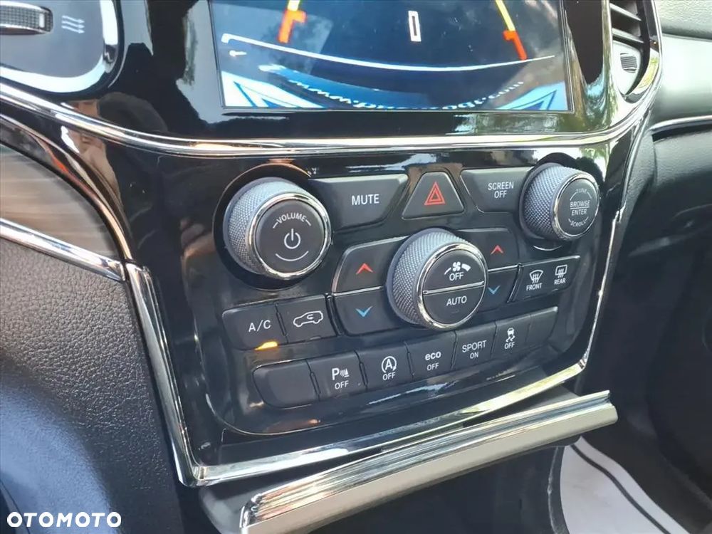 Jeep Grand Cherokee 3.6 V6 Overland - 11