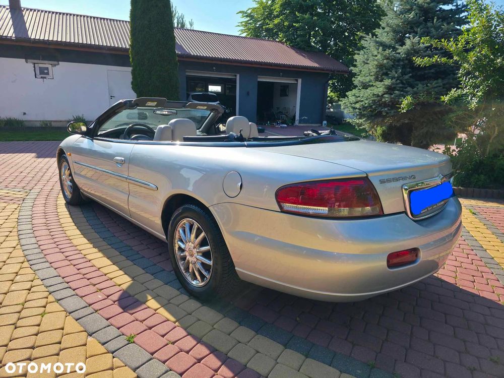 Chrysler Sebring - 10