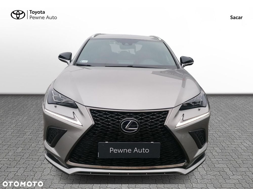 Lexus NX 300h F Sport Edition AWD - 8