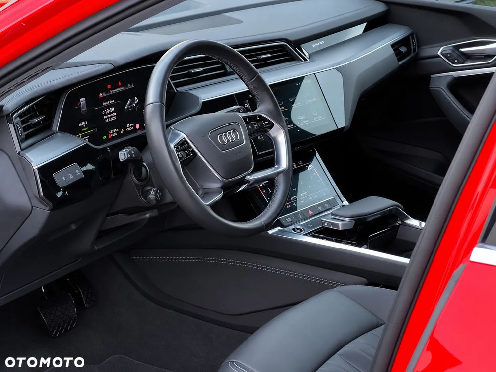 Audi e-tron - 16