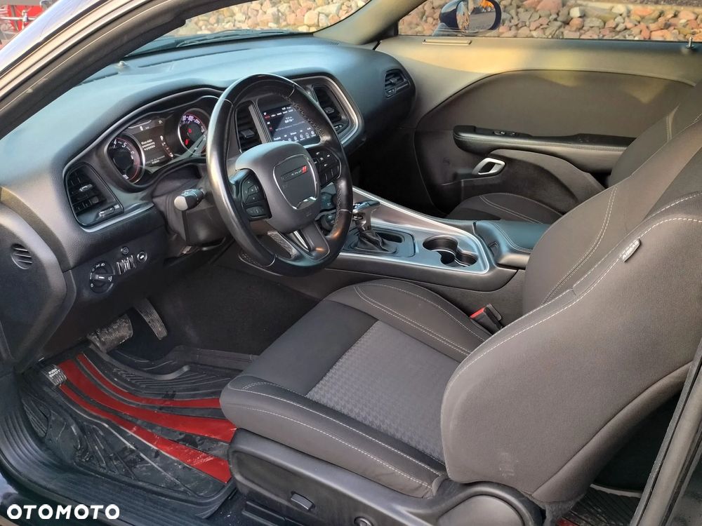 Dodge Challenger - 5