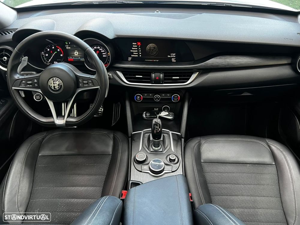 Alfa Romeo Stelvio 2.2 D TI AT8 - 30