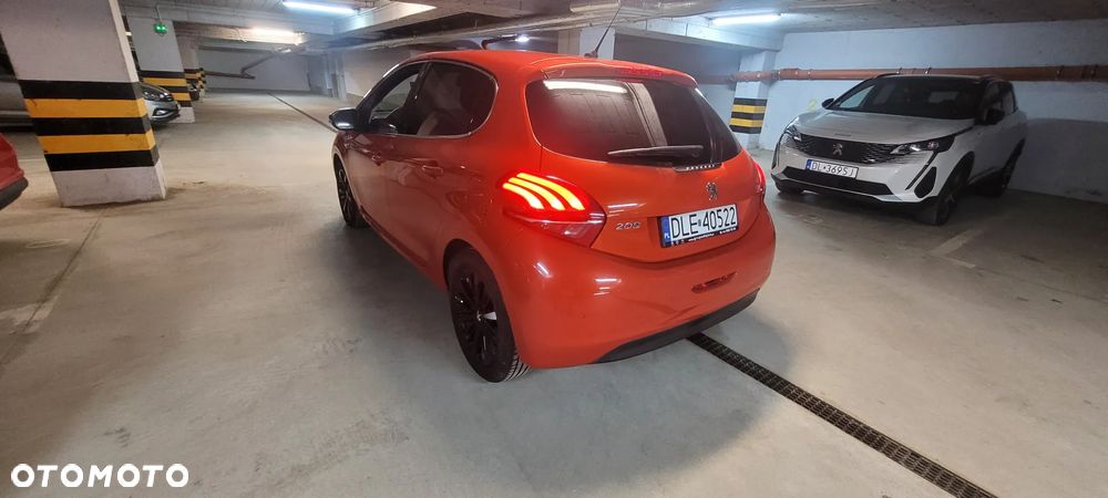 Peugeot 208 1.2 PureTech Allure - 3