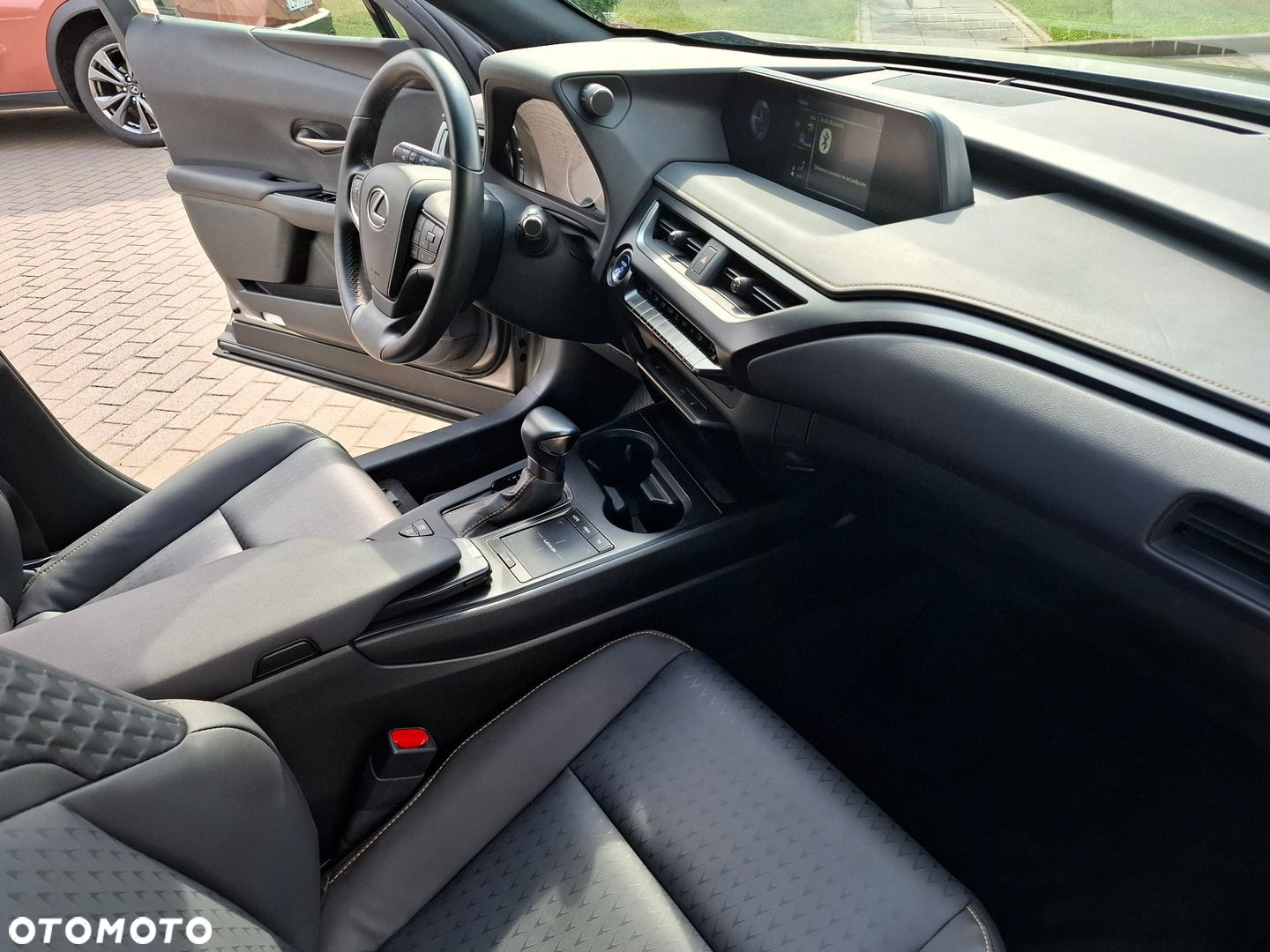Lexus UX - 19