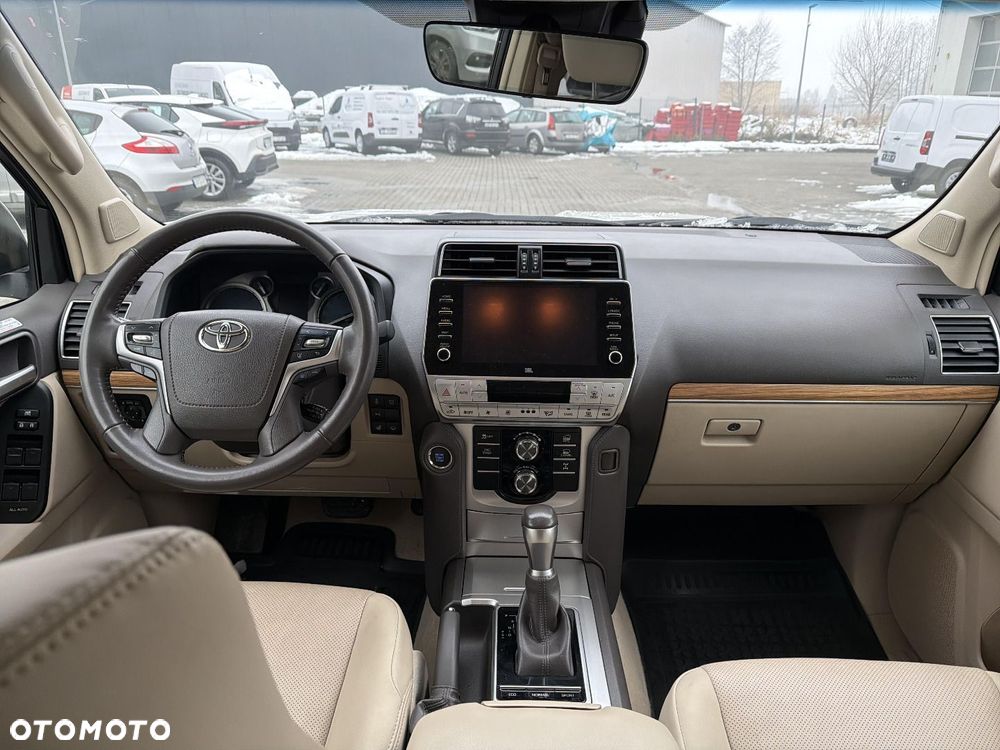 Toyota Land Cruiser - 10