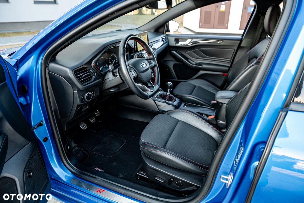 Ford Focus 1.0 EcoBoost Start-Stopp-System ST-LINE - 17