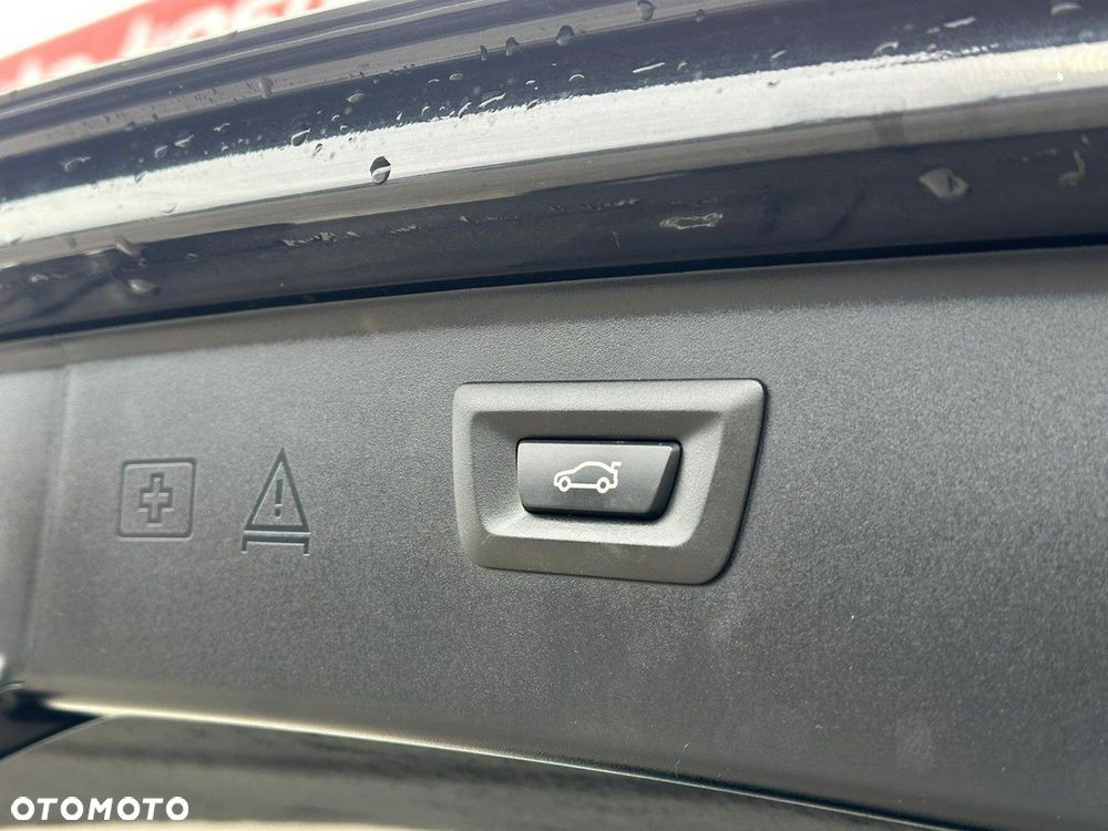 BMW Seria 5 525d xDrive - 33