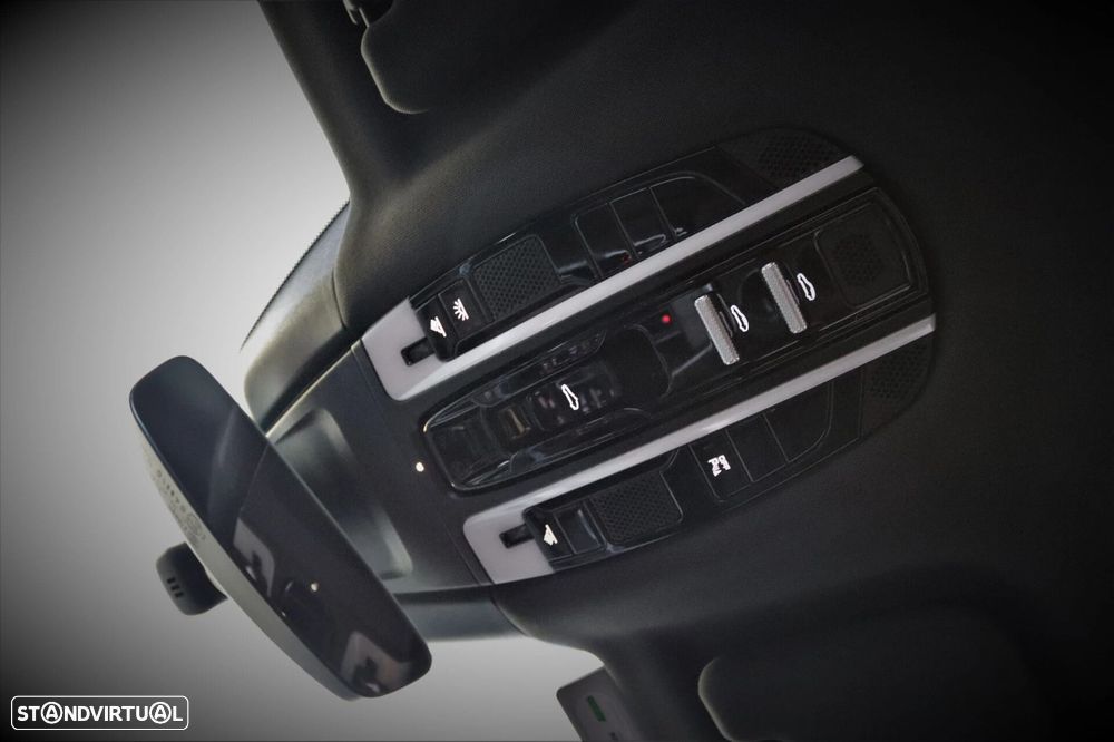 Porsche Panamera 4 E-Hybrid - 26