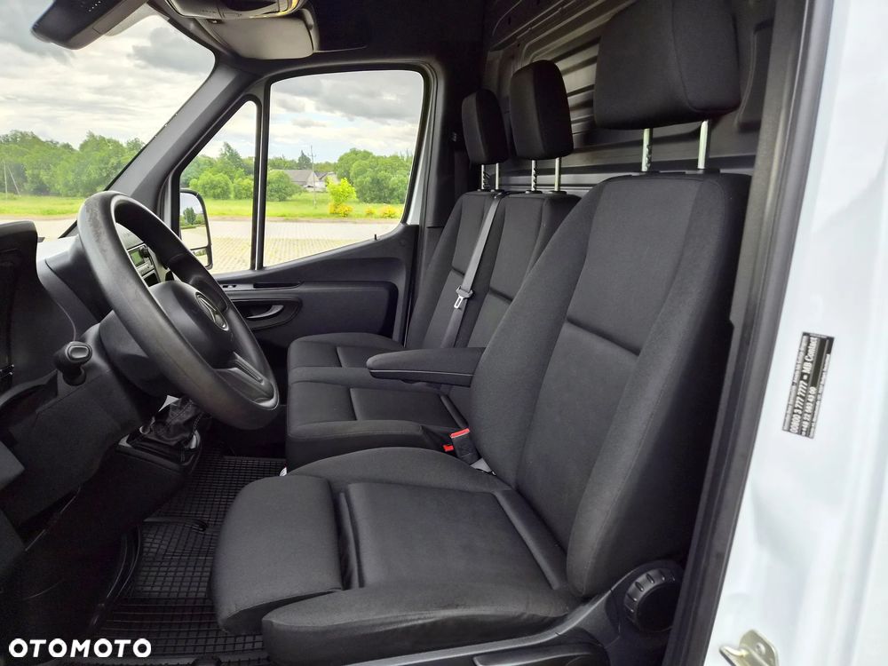 Mercedes-Benz Sprinter - 27