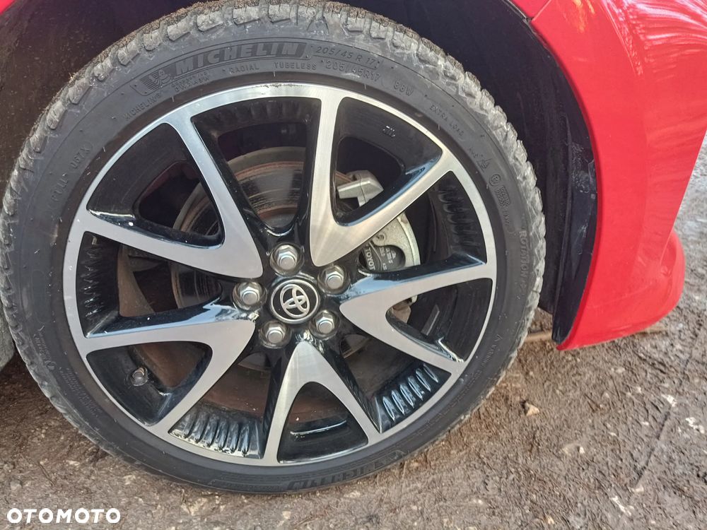 Toyota Yaris Hybrid 100 Premium - 35