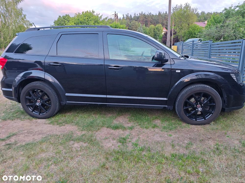 Fiat Freemont 2.0 Multijet Black Code AWD - 4