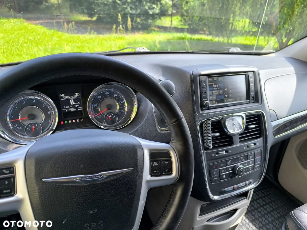 Chrysler Town & Country 3.6 Limited - 5