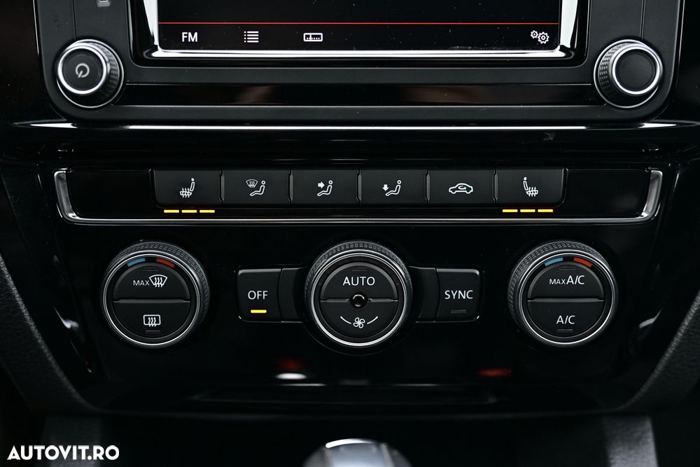 Volkswagen Jetta - 32