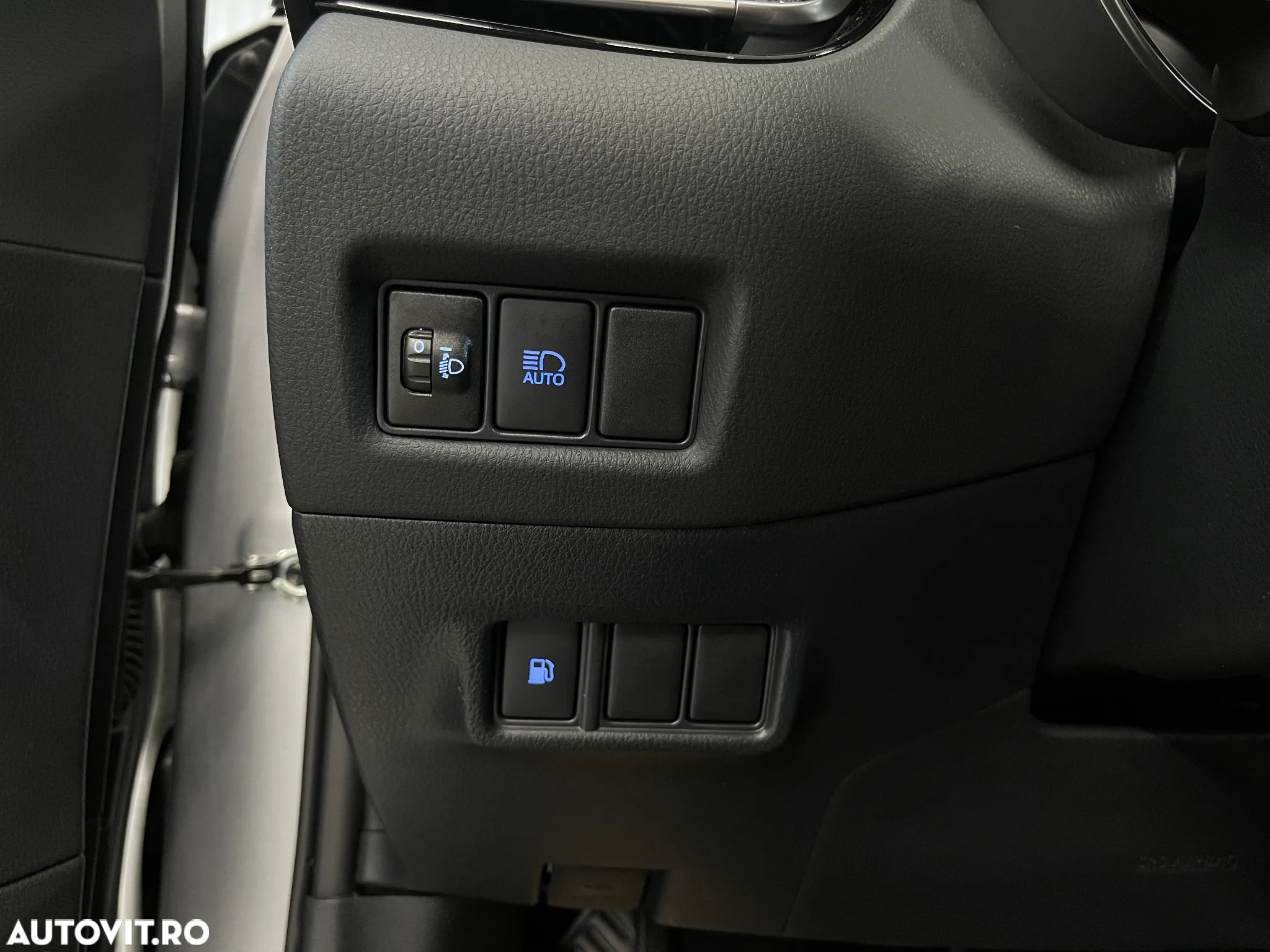 Toyota C-HR 2.0 HSD 184 CP 4x2 CVT Style - 23